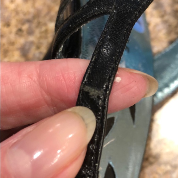 Donated 9/13/25. Exchange by Charles David Heels with Flaws 7.5 - Picture 6 of 16
